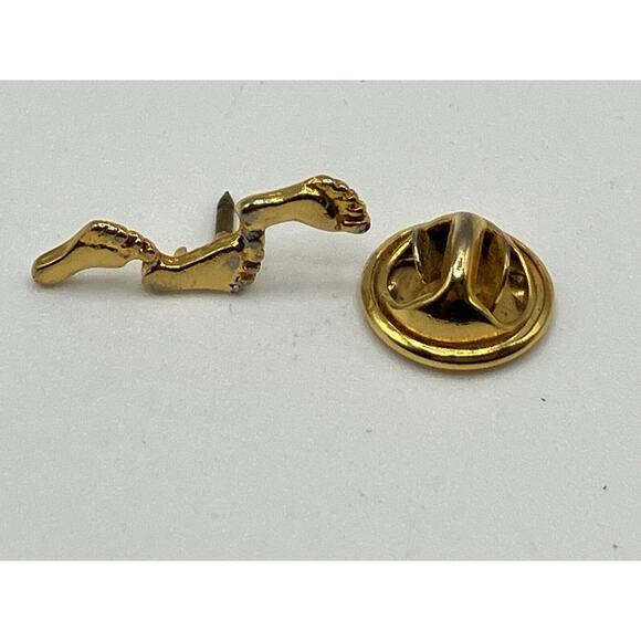 Gold-Tone "Footprints In The Sand" Hat, Lapel Pin! - Picture 5 of 11